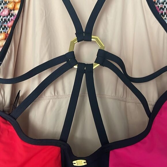 Another beautiful one piece.  Like new! - Picture 4 of 6